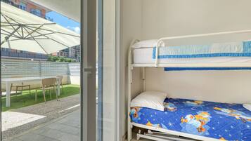 Appartamento familiare, camere multiple (Marina Resort - Pool And Parking LUX) | 1 camera, lenzuola