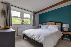 3 soverom, strykejern/-brett, wi-fi og sengetøy