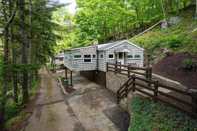 Relax and Unwind - Bird Creek Cottage at Cliffwood