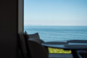 Íbúð - sjávarsýn | 1 svefnherbergi, rúmföt af bestu gerð, rúm með „pillowtop“-dýnum