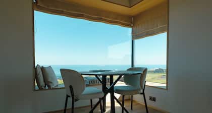 Peninsula Suites