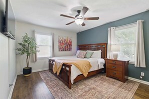6 bedrooms, iron/ironing board, travel cot, WiFi