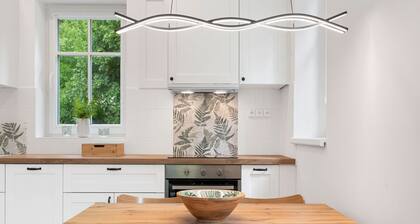 Beautiful apartment for 4 guests with WIFI, TV, patio and pets allowed