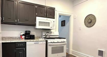 Stunning 3BR-Private Entrance-Renovated-Near City