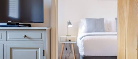 1 bedroom, individually decorated, individually furnished, free WiFi