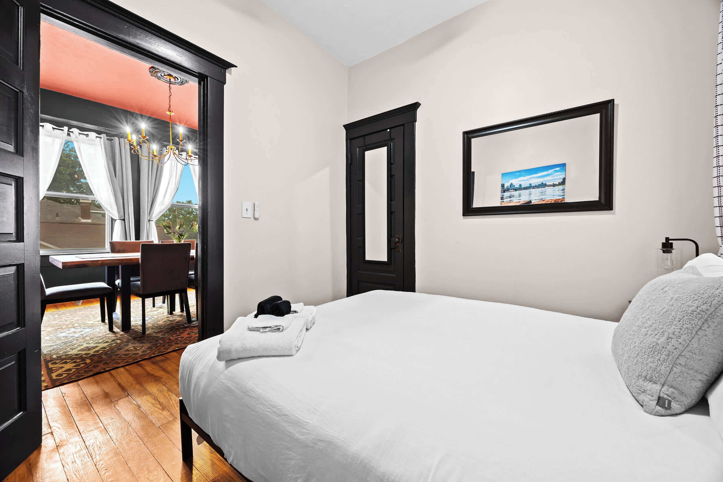 2 makuuhuonetta, silitysrauta/-lauta, Wi-Fi, vuodevaatteet