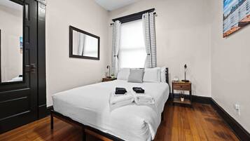 2 bedrooms, iron/ironing board, WiFi, bed sheets