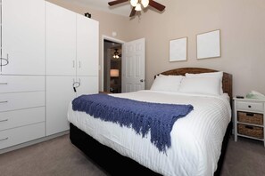 2 bedrooms, WiFi, bed sheets