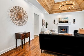 スマートテレビ、暖炉