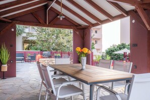 Outdoor dining - Casa Chris Summary:<br>C (Chania)