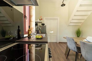 Fridge, microwave, oven, stovetop - Casa Chris (Chania)