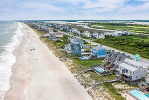 On the beach - Pet Friendly! Oceanfront 5BR | Views | Hot Tub (North Topsail Beach)