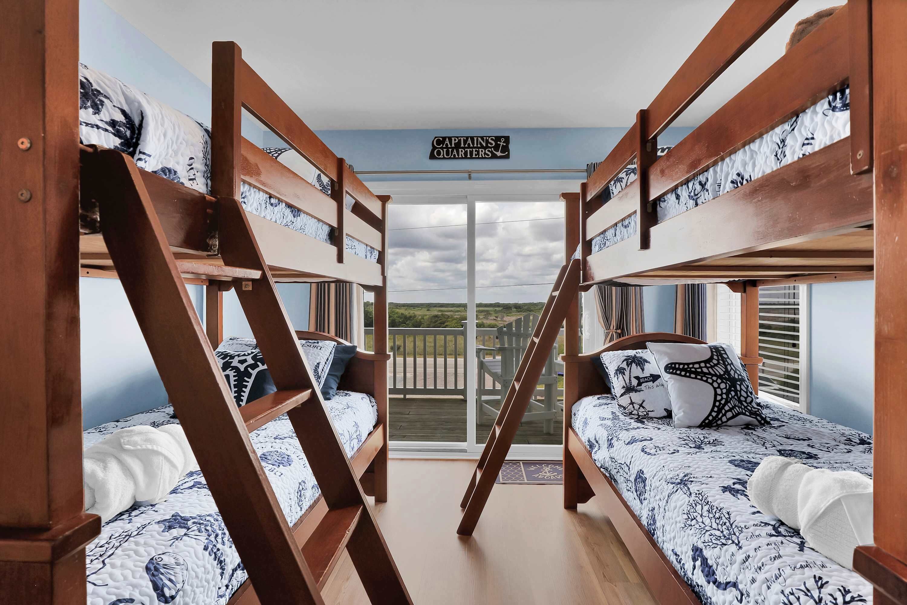 5 bedrooms, desk, iron/ironing board, WiFi