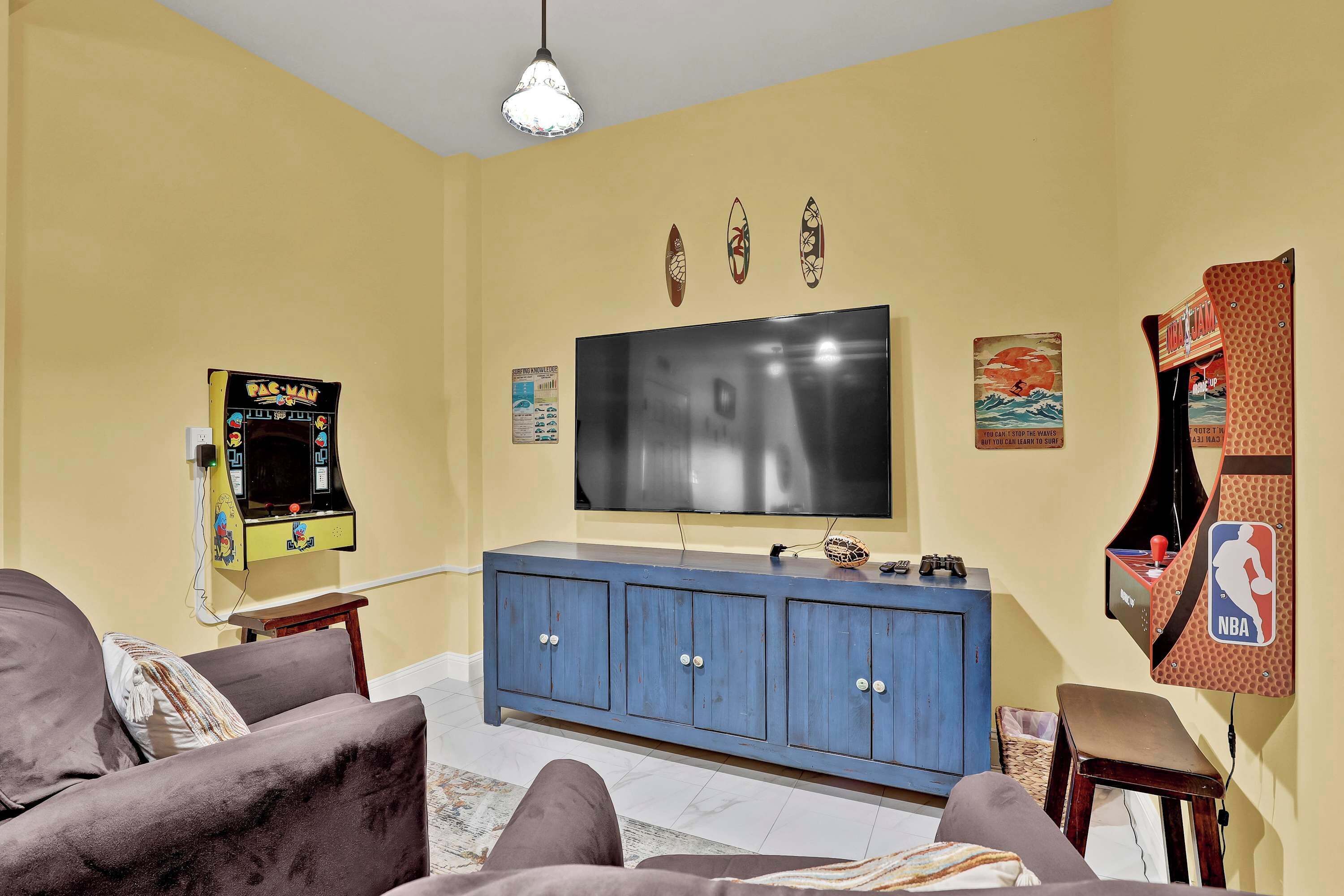 電視、電子遊戲、 辦公室