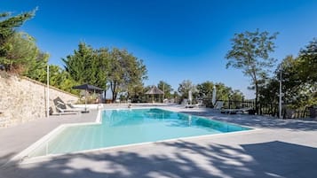 Piscina stagionale all'aperto