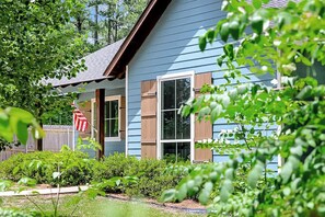 Exterior detail - Luxe, Comfortable, Clean & NEW (Ruston)