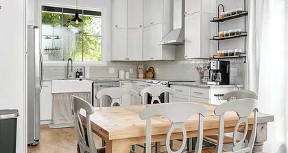 Safe Location; Comfortable & Cozy; King Beds