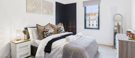 Iron/ironing board, free WiFi