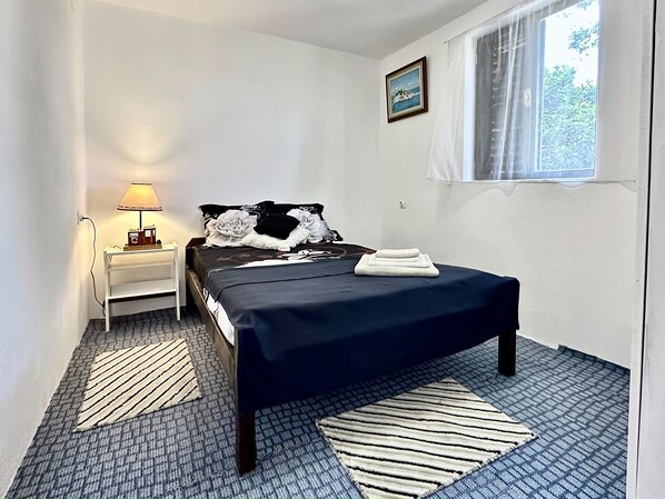 2 bedrooms, WiFi, bed sheets