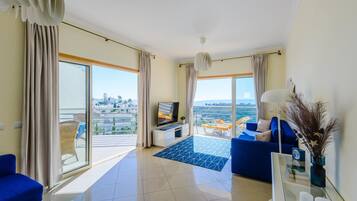 TV connectée, livres, vidéothÚque