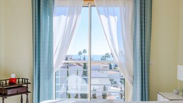 1 chambre, coffres-forts dans les chambres, bureau