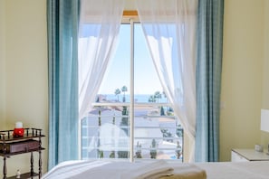 1 chambre, coffres-forts dans les chambres, bureau
