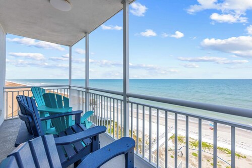 Oceanfront Condo w/ Balcony + Rocket Launch Views