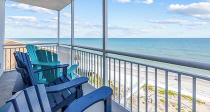 Oceanfront Condo w/ Balcony + Rocket Launch Views