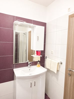 Shower, towels - Apartment Marcela (Zaton)