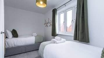 House | Iron/ironing board, free WiFi