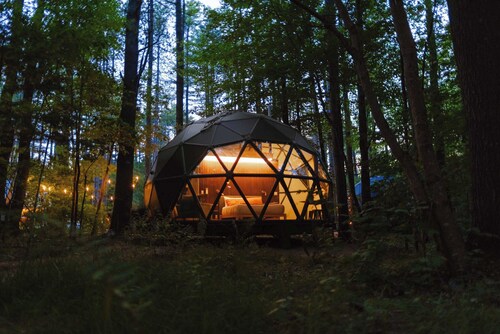 Luna dome w/ sky loft, kitchen, & full bath - 09