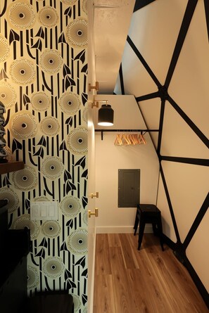 Interior - Large, luxurious geodesic dome - 09 (Freeport)