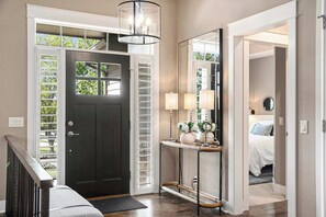 4 chambres, fer et planche à repasser, lit parapluie, Wi-Fi