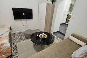 1 soverom, strykejern/-brett, reiseseng for barn og wi-fi (inkludert)