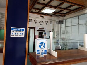 Lobby - Le Gavnor -RITTOO Complex now offering Rooms for short let rentals (QUATRE-BORNES)