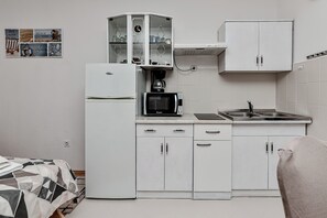 Private kitchen - Apartments Ladika (Vir)