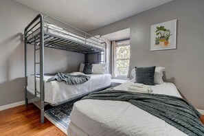 3 bedrooms, iron/ironing board, travel crib, WiFi