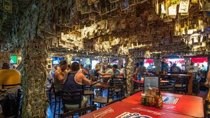 Bar (en la propiedad)