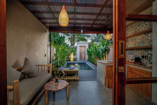 Villa, 1 Bedroom, Pool View | Private kitchen | Fridge, microwave, stovetop, cookware/dishes/utensils - Uma Arta Villa (Ubud)