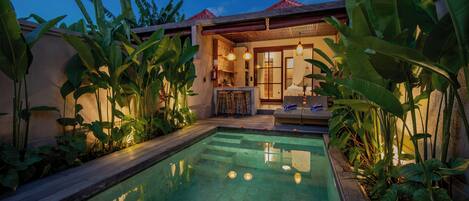 Kolam renang outdoor