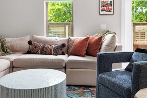 تلفزيون، مكتب