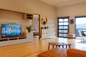 TV, offices