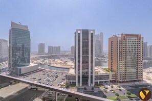 Apartamento familiar, balcón, vistas al canal | Balcón