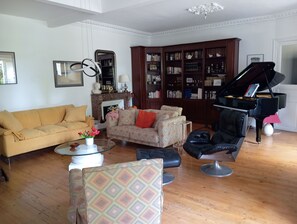 Smart TV, DVD player, books, music library