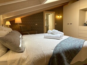 In-room safe, free WiFi, bed sheets