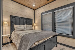 5 habitaciones, escritorio, tabla de planchar con plancha y wifi 