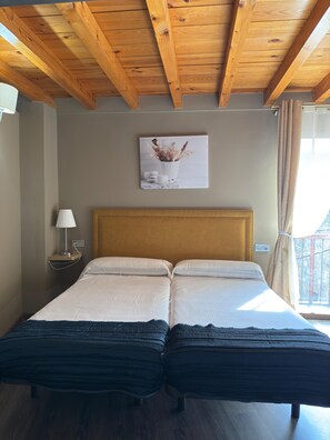 Comfort Twin Room | Free WiFi - De mamá (Molinaseca)