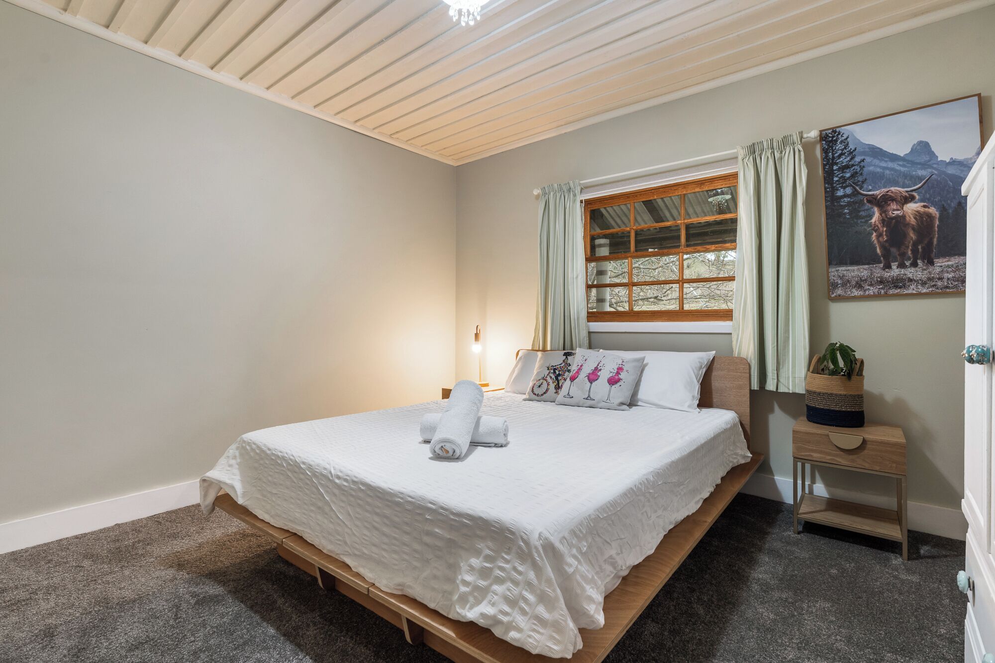 3 bedrooms, iron/ironing board, free WiFi, bed sheets