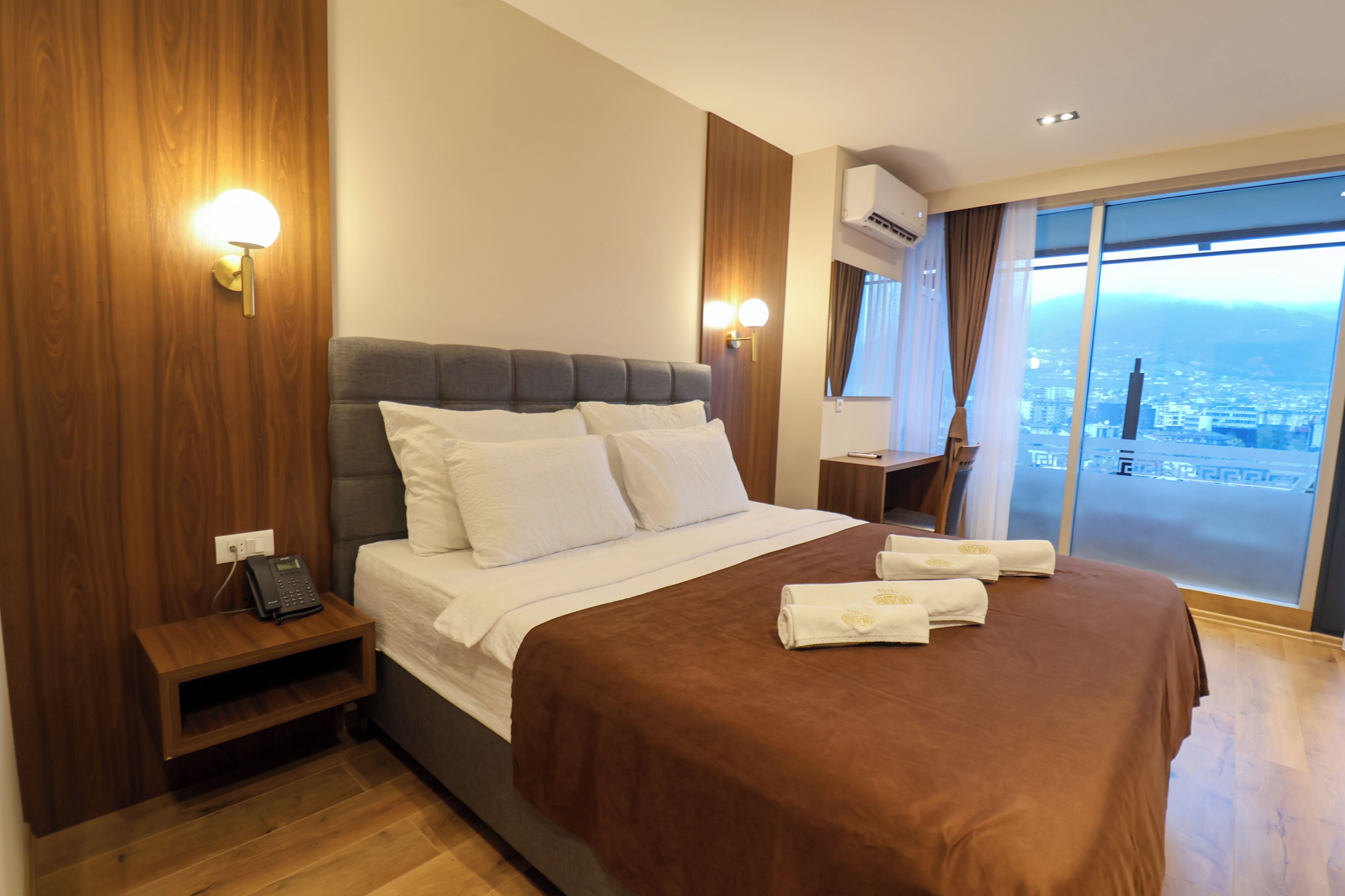 Deluxe Double Room, Balcony, Mountain View