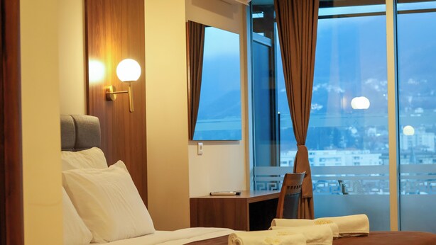 Deluxe Double Room, Balcony, Mountain View